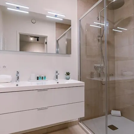 Apartman Casiola - Family Located By The Sea *